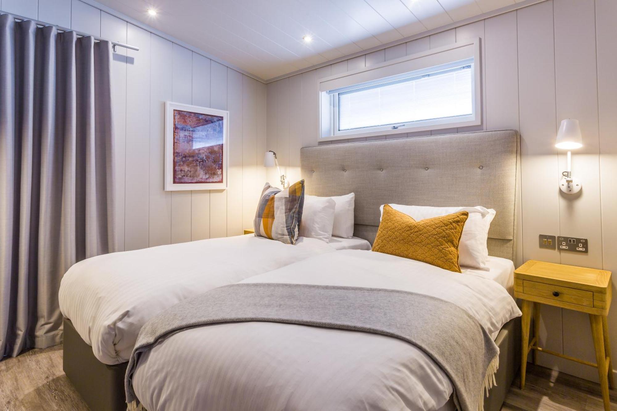 Auchrannie Resort Brodick Bagian luar foto